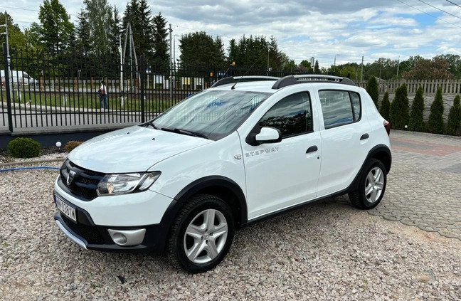 Dacia Sandero Stepway cena 25900 przebieg: 211000, rok produkcji 2015 z Łosice małe 379